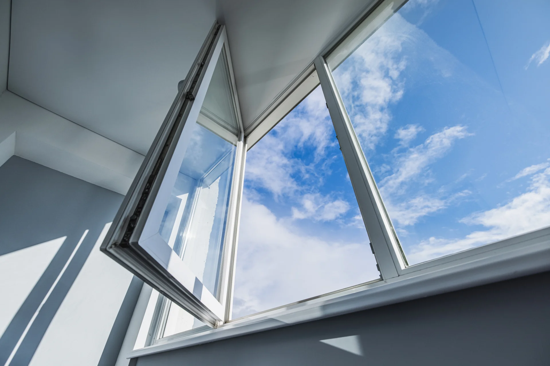 VLX 80 Casement Window in Austin, TX | Juniper Windows Austin - detail 1